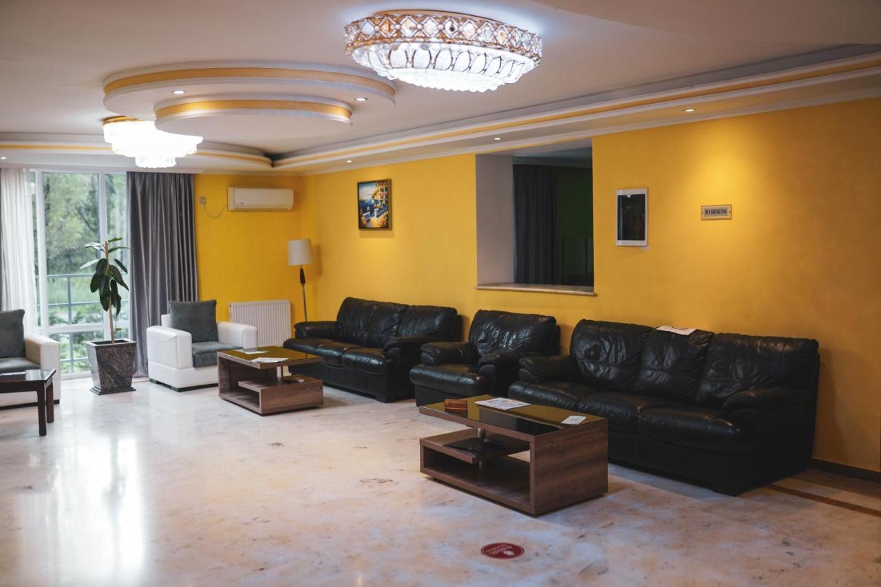 Pʼotʼi Hotel Park Green מראה חיצוני תמונה
