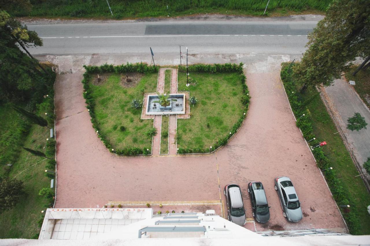 Pʼotʼi Hotel Park Green מראה חיצוני תמונה
