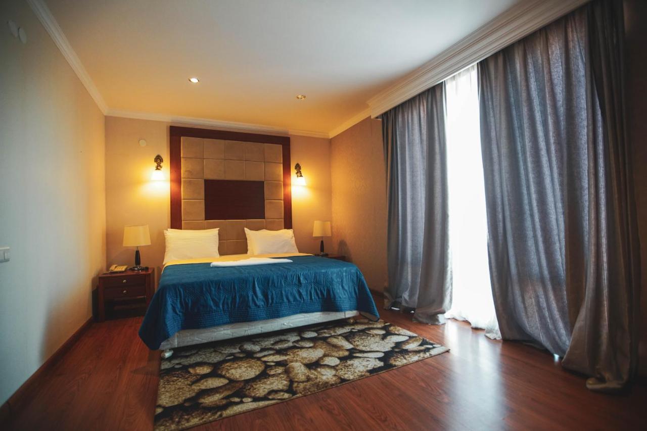 Pʼotʼi Hotel Park Green מראה חיצוני תמונה