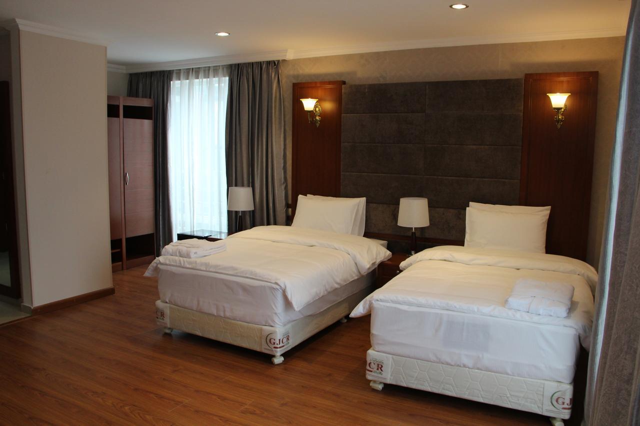 Pʼotʼi Hotel Park Green מראה חיצוני תמונה