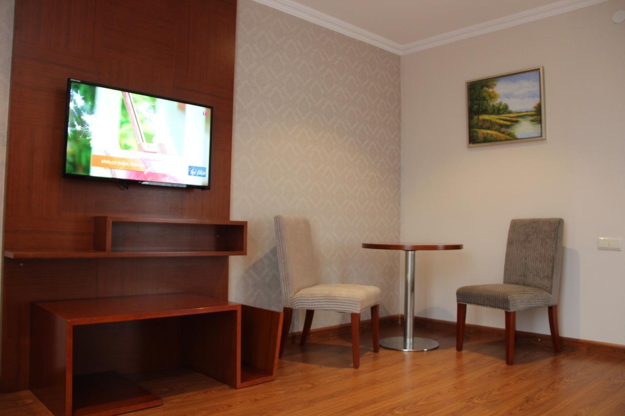 Pʼotʼi Hotel Park Green מראה חיצוני תמונה